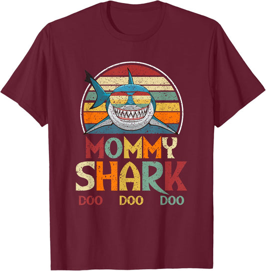 Retro Vintage Mommy Shark Mom Gift T-Shirt - T-Shirt | Maroon