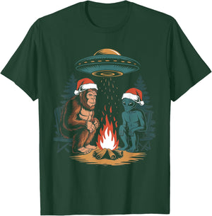 Funny Bigfoot Alien UFO Santa Hat Campfire Outdoor Christmas T-Shirt - T-Shirt | Forest