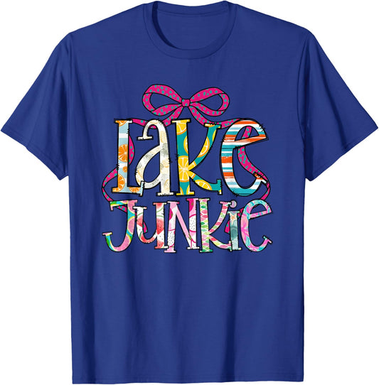 Lake Junkie, Retro Lake Life, Summer Lake Days Vacation T-Shirt - T-Shirt | Royal