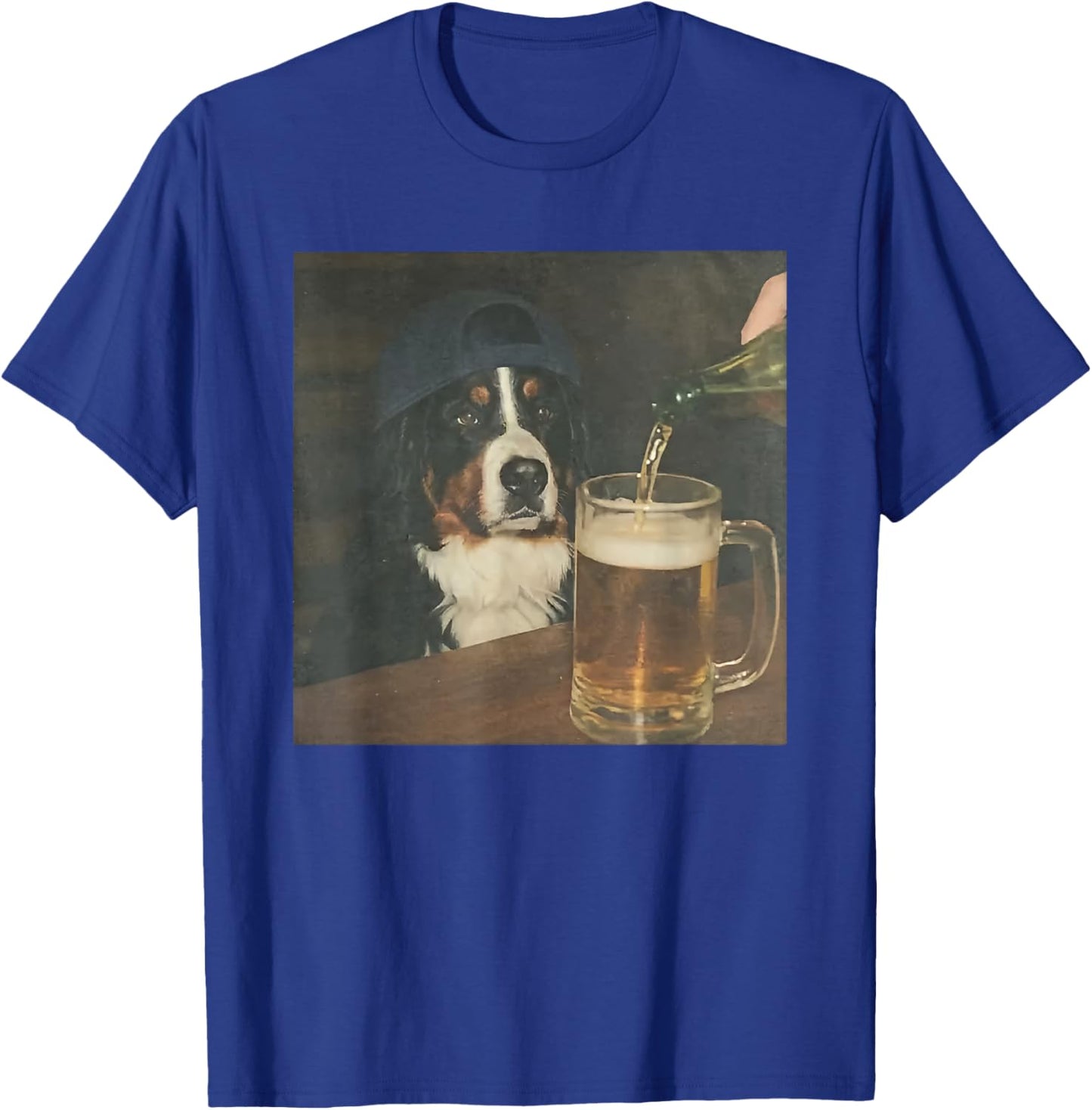 Bernese Mountain Dog Drinking Beer T-Shirt - T-Shirt | Royal