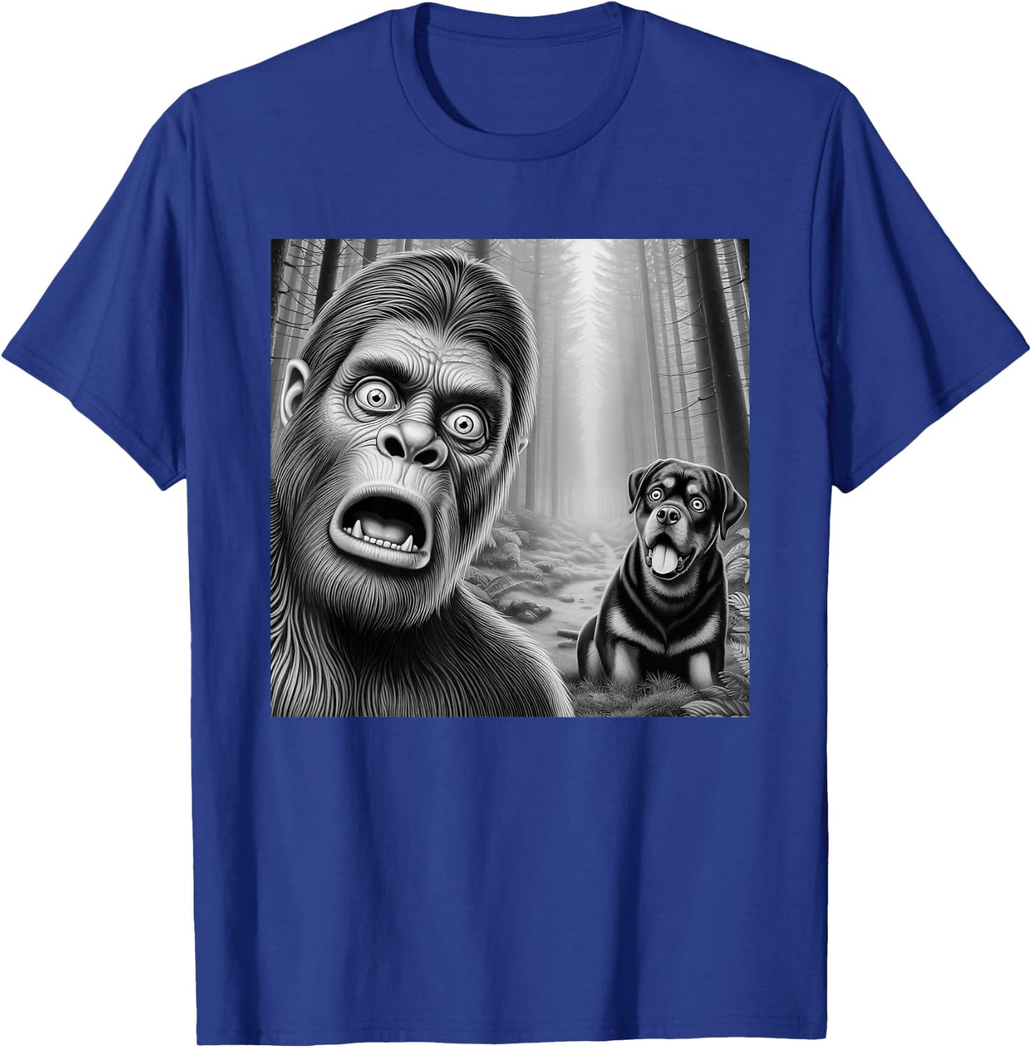 Surprised Bigfoot selfie with rottweiler sasquatch funny T-Shirt - T-Shirt | Royal
