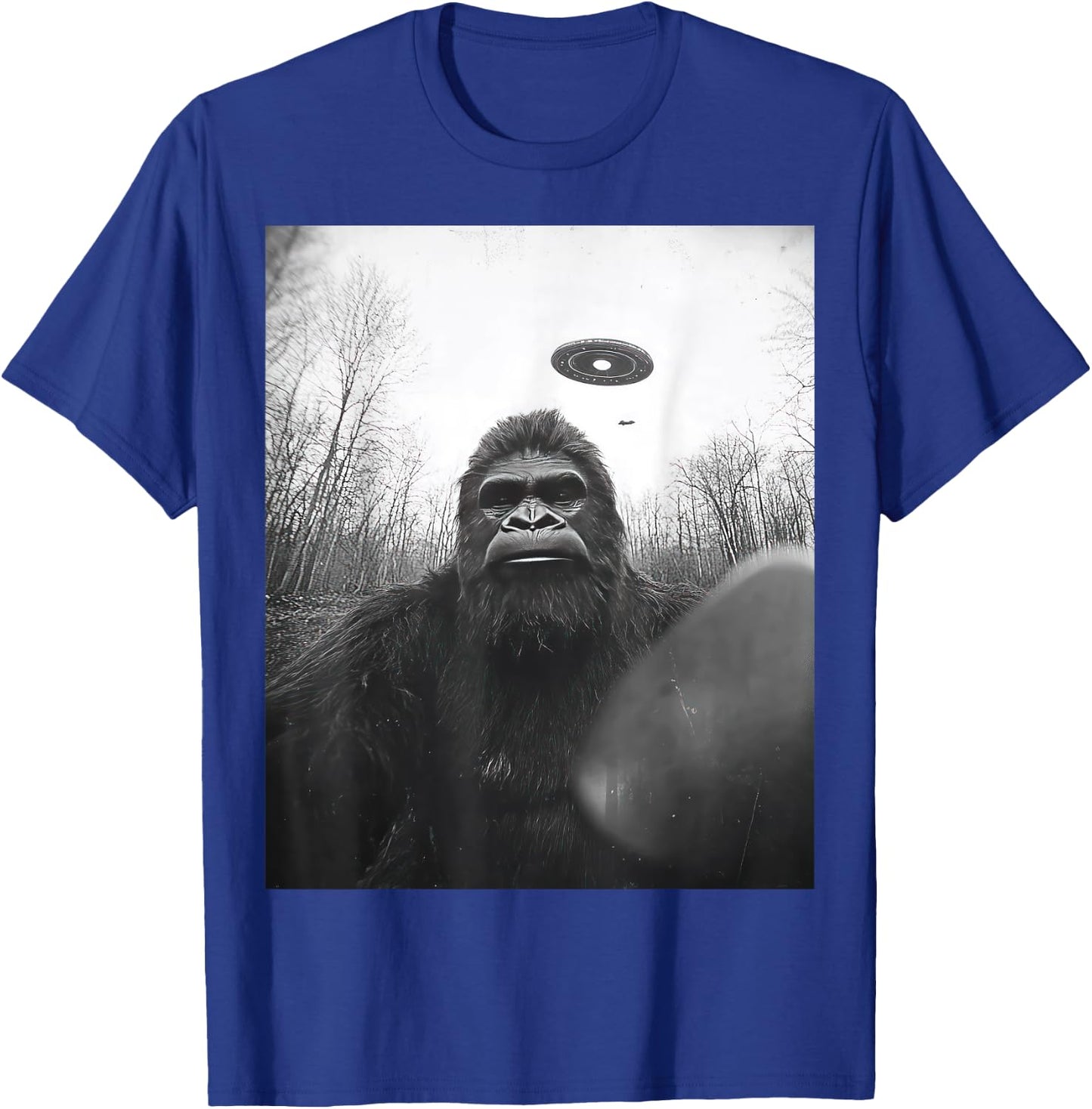 Funny graphic Sasquatch BigFoot UFO Alien Funny weird T-Shirt - T-Shirt | Royal