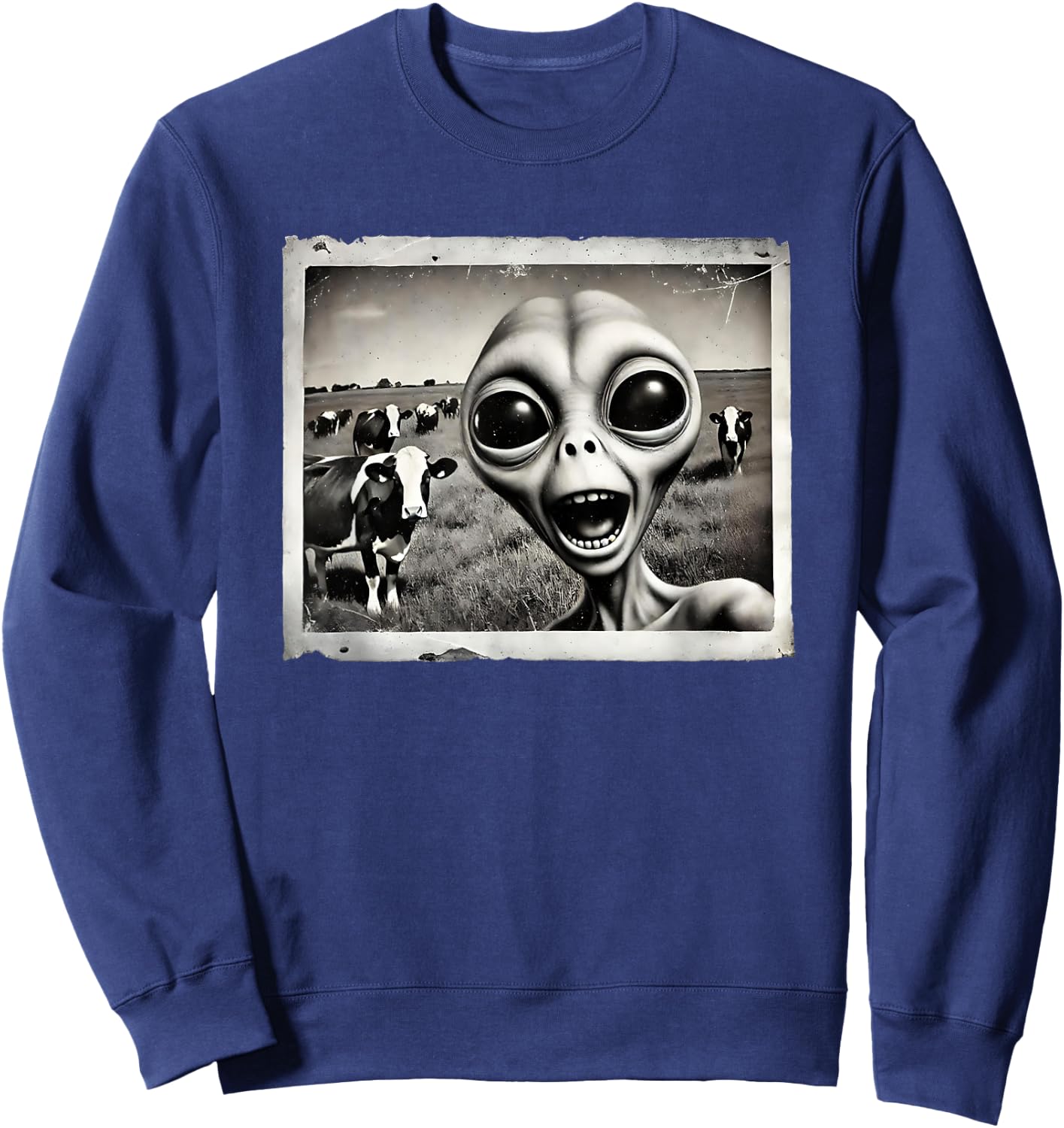 Funny Alien Selfie With Cows UFO Sci-Fi Humor Sweatshirt - Sweatshirt | Navy