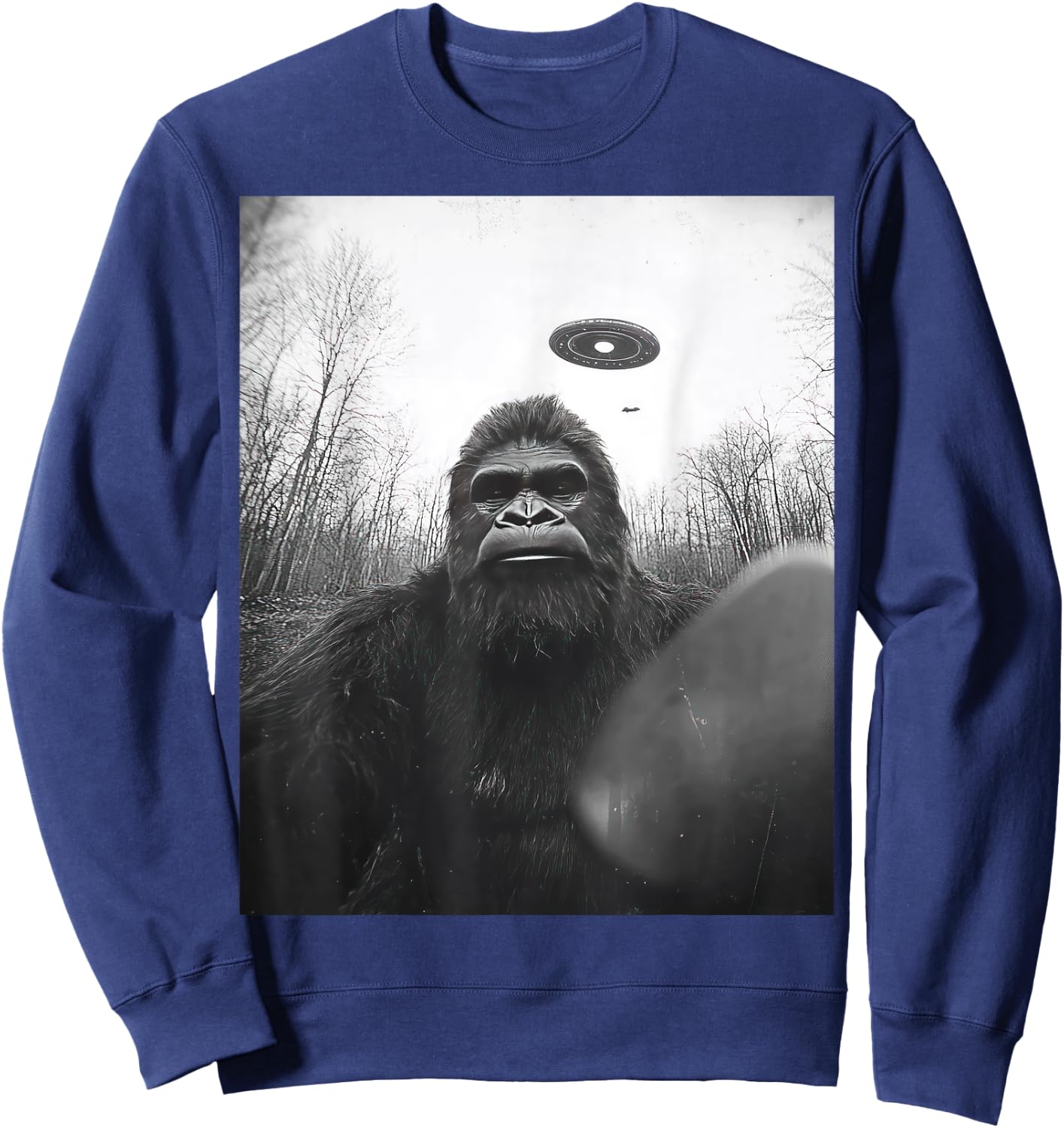 Funny graphic Sasquatch BigFoot UFO Alien Funny weird Sweatshirt - Sweatshirt | Navy