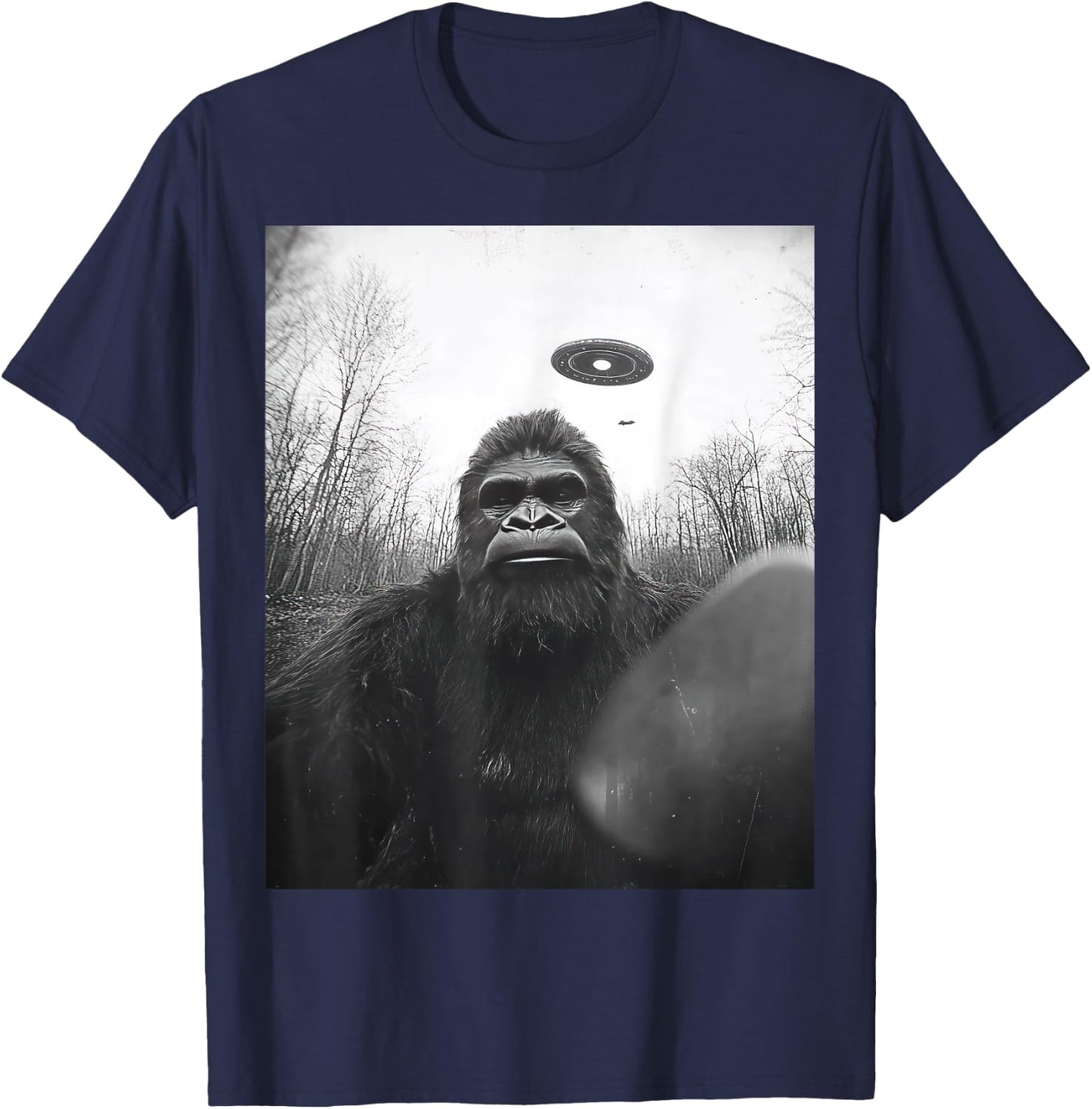 Funny graphic Sasquatch BigFoot UFO Alien Funny weird T-Shirt - T-Shirt | Navy