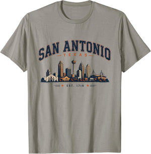 San Antonio Texas Classic Skyline Vintage Style T-Shirt - T-Shirt | Sand