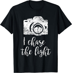 I Chase the Light Photography Camera Gift Photographer T-Shirt - T-Shirt | Black