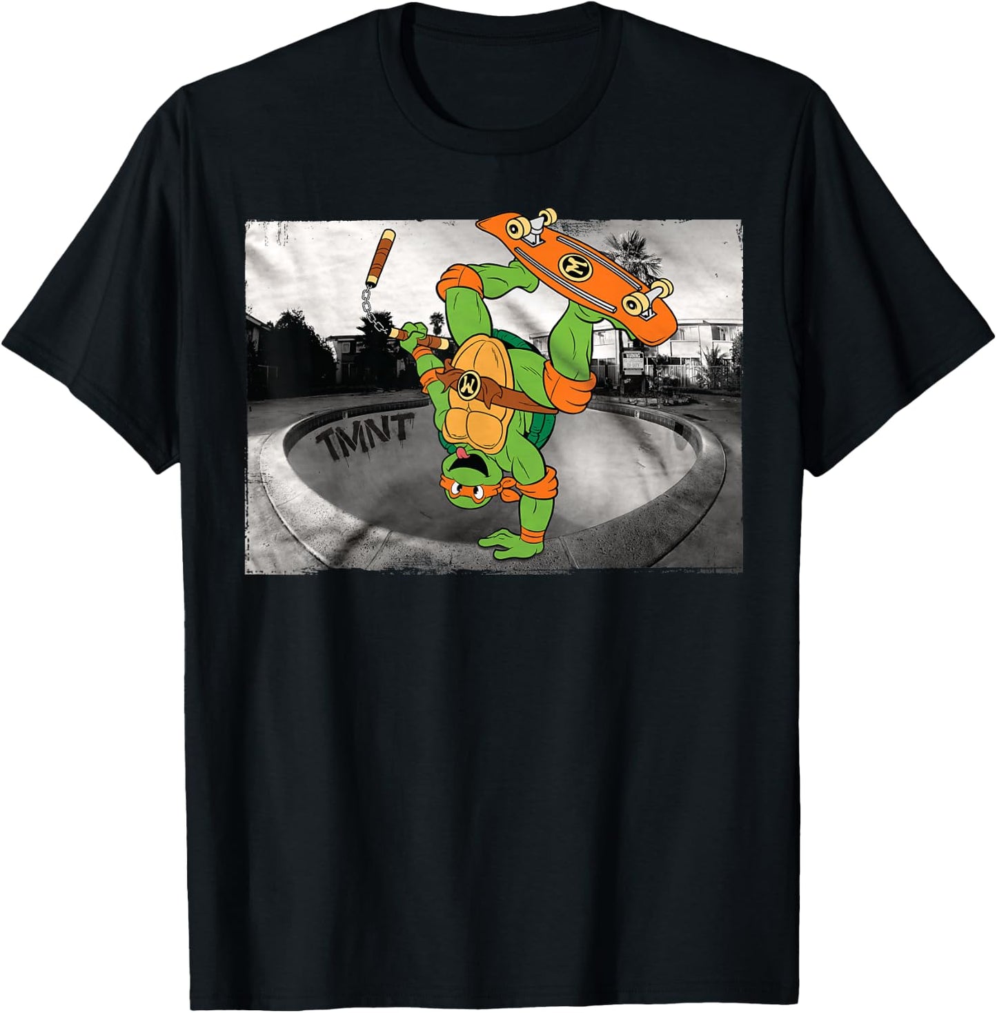 Teenage Mutant Ninja Turtles Michelangelo Skating T-Shirt - T-Shirt | Black