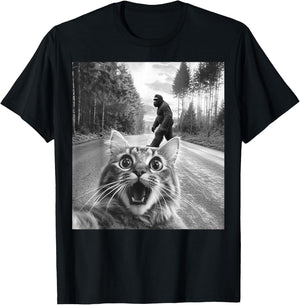 Funny Cat Selfie Bigfoot Big Foot Graphic Sasquatch Meme T-Shirt - T-Shirt | Black