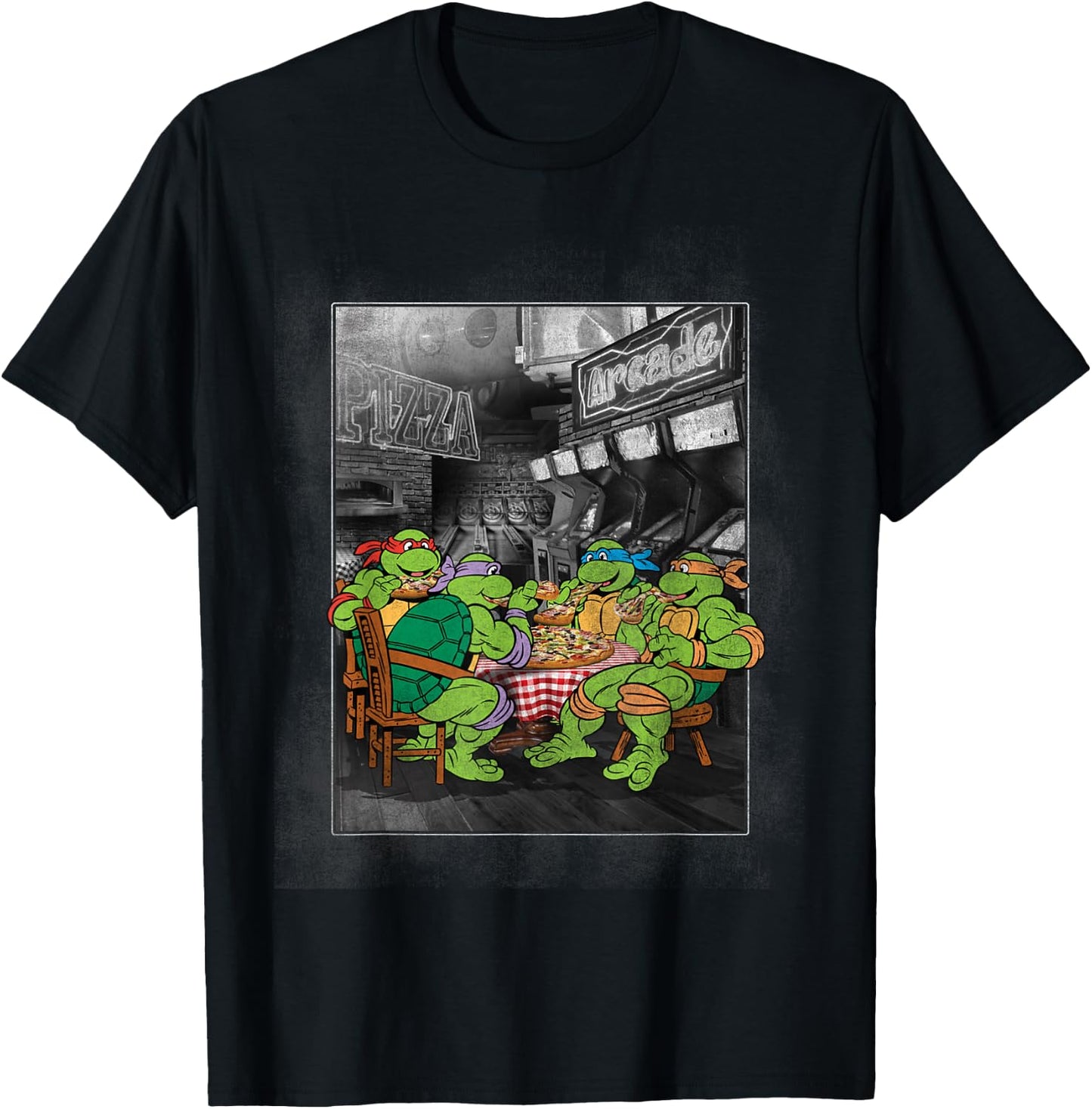 TMNT Photoreal Group Eating Pizza T-Shirt - T-Shirt | Black