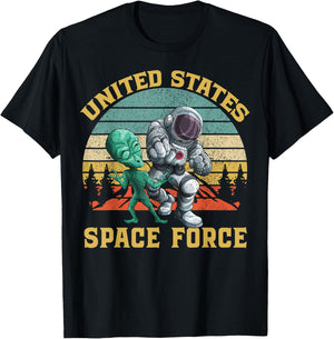 Retro US Space Force Graphic Vintage Sunset Alien Punch Gift T-Shirt - T-Shirt | Black