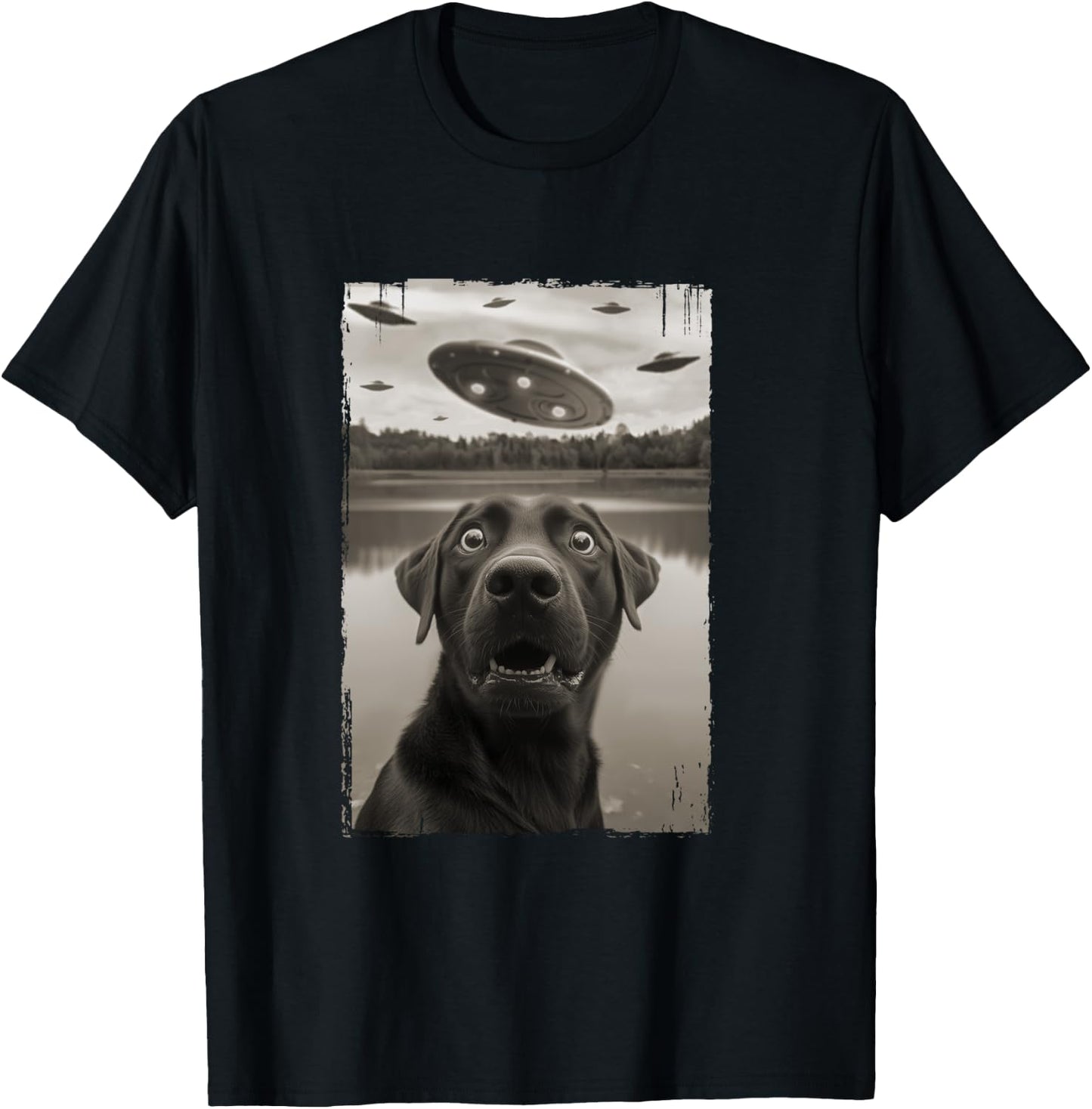 Classic Funny UFO and Labrador Retriever Selfie T-Shirt - T-Shirt | Black